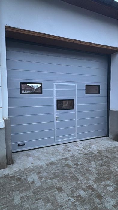 Usa garaj L3000 x H3000 gri cu geamuri -NOU!