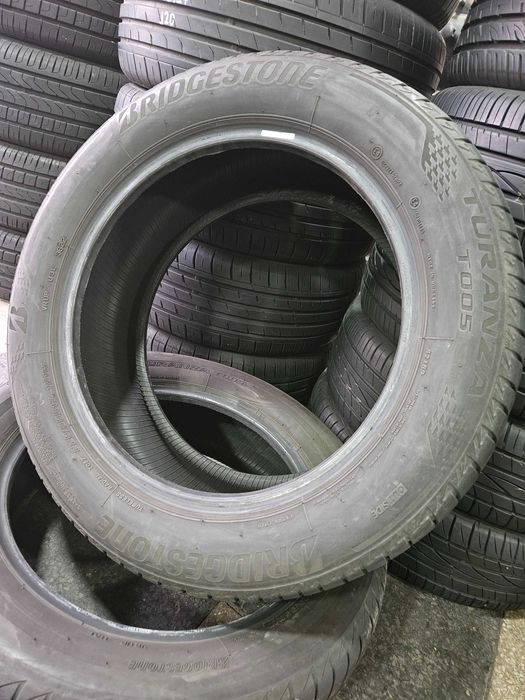 2бр 225/55/17 BRIDGESTONE 6,5мм грайфер дот:22г Предлагаме монтаж--