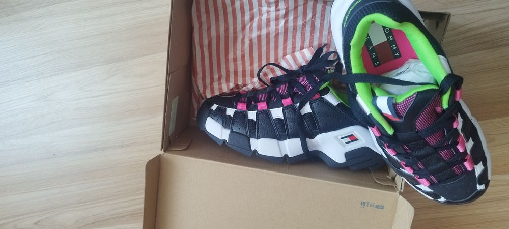 Кроссовки унисекс