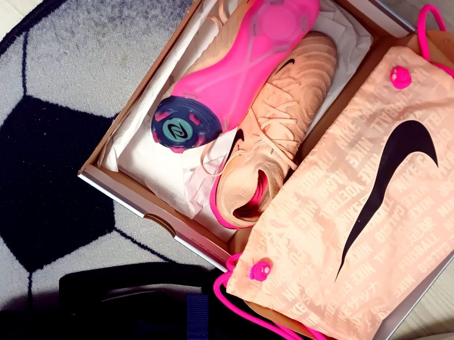 Ocazie! Ghete fotbal NIKE PHANTOM LUNA II ORIGINALE‼️ mărimea 39