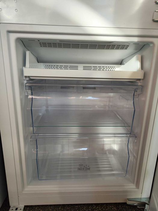 Xладилник-фризер за вграждане Bauknecht KGITN18F1