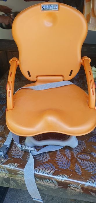 Vând scaun de masă copil!