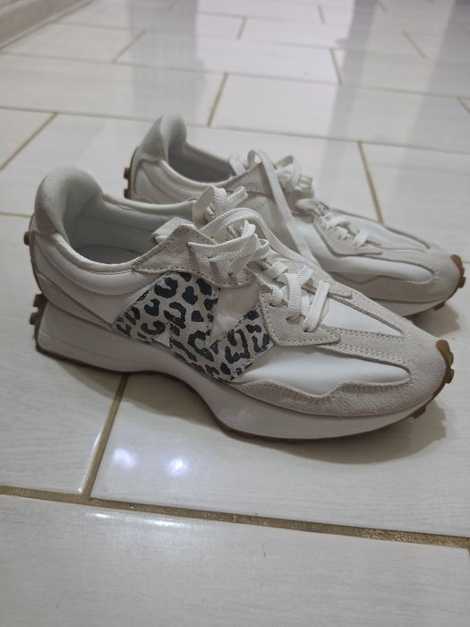 New balance unisex