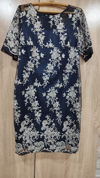Продам платье женское