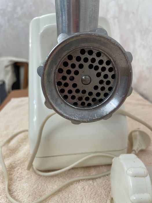 Masina electrica tocat carne