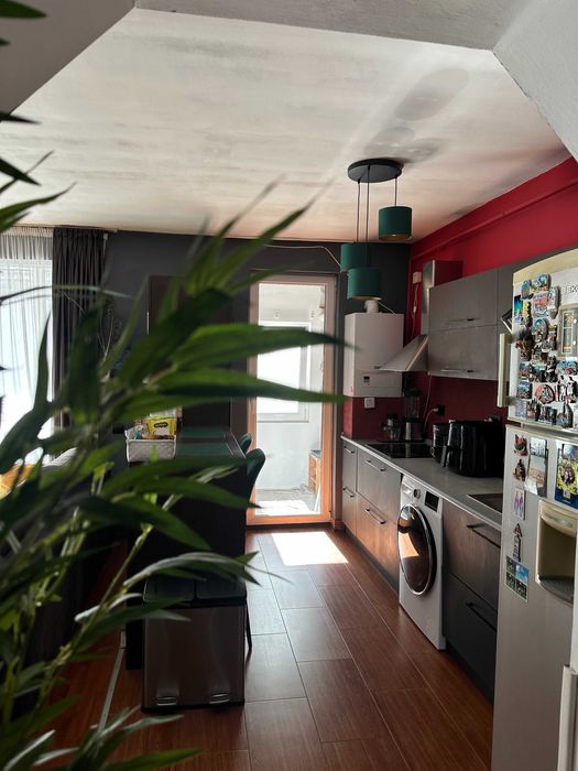 Apartament 2 camere, 50 mp, complet mobilat, 2 balcoane închise (17 mp), 2 parcări incluse