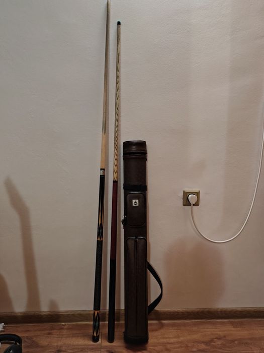 Продавам комплект щеки за билярд- джъмп, основна щека и калъф