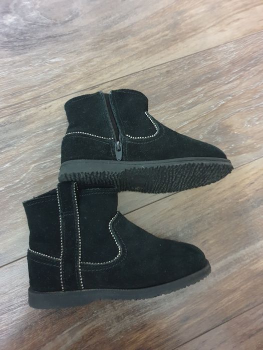 Ghetute piele intoarsa Zara nr25