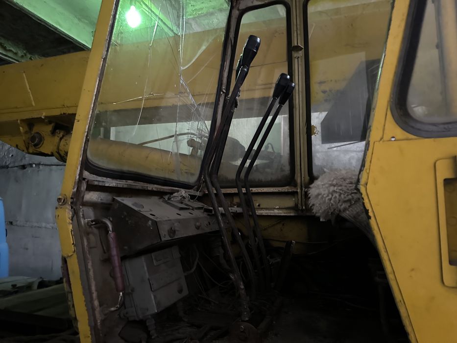 Автокран ЗИЛ 3575