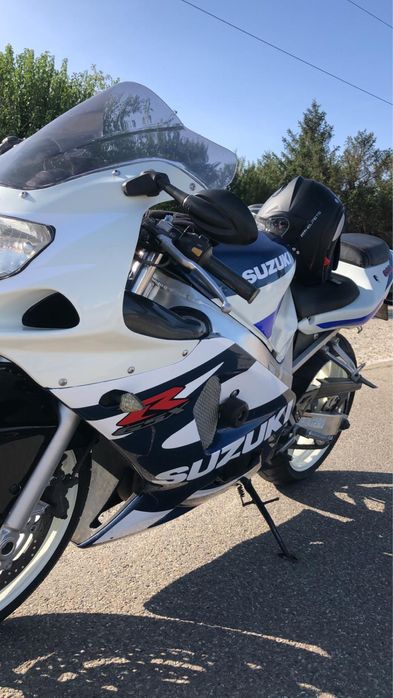 Motocicleta GSXR600 (2002 injectie)