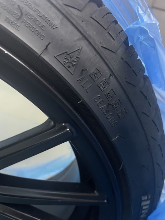 Литые диски и шины