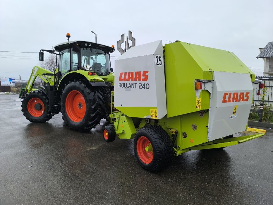 Claas Rollant 240
