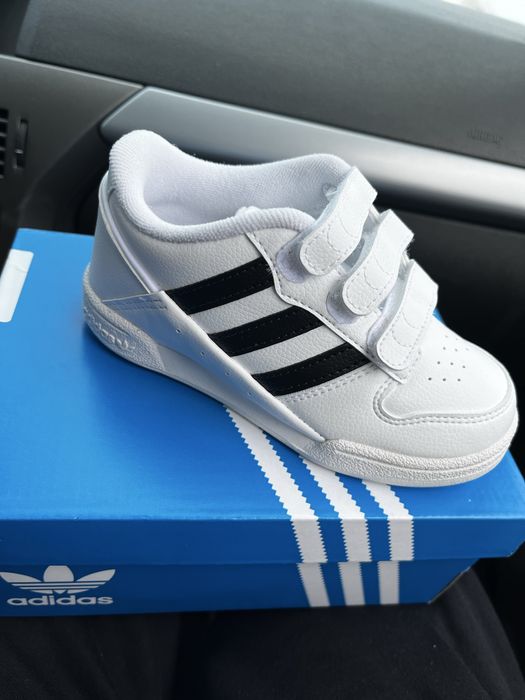 Маратонки adidas