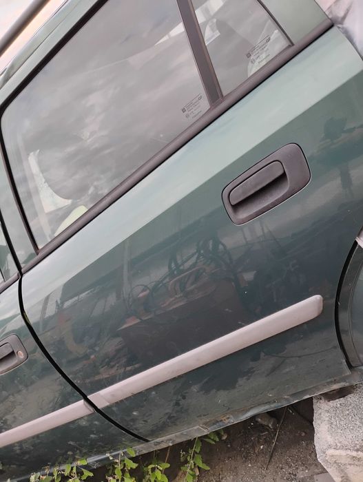 Vând piese Opel Astra g