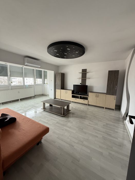 Inchiriez apartament 3 camere