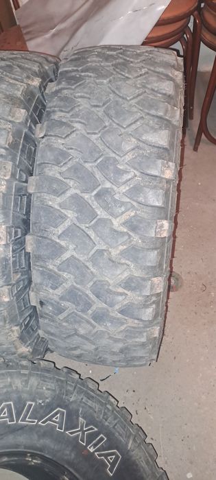 Шины на внедорожник комплект