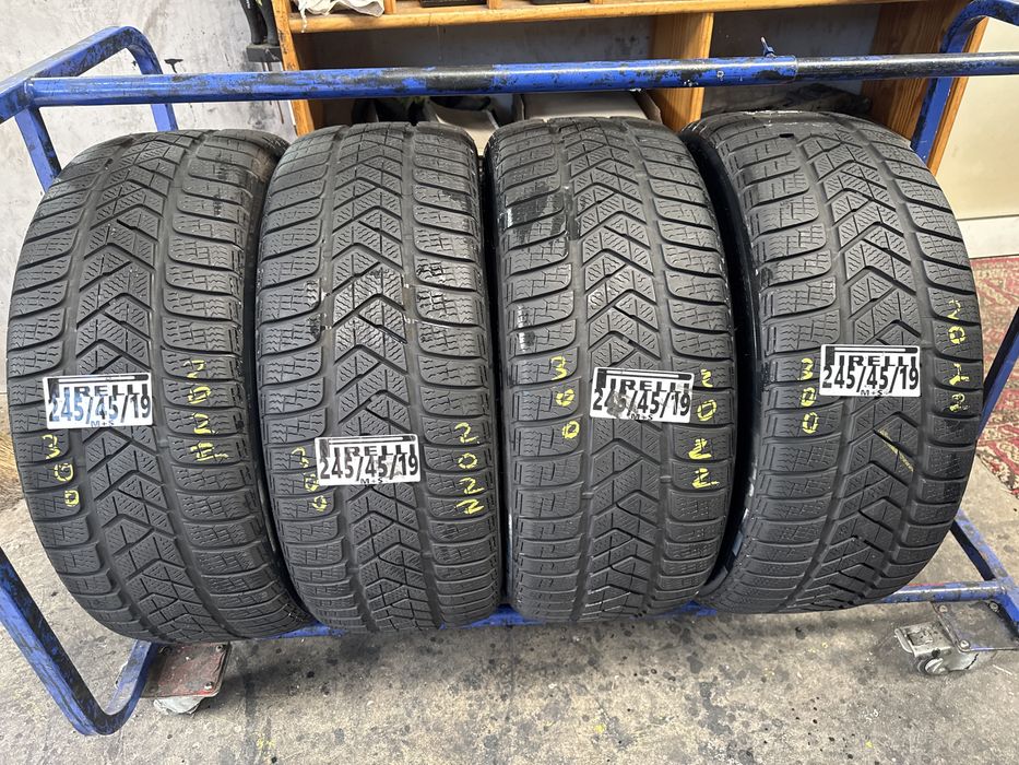 245/45/19 Pirelli M+S