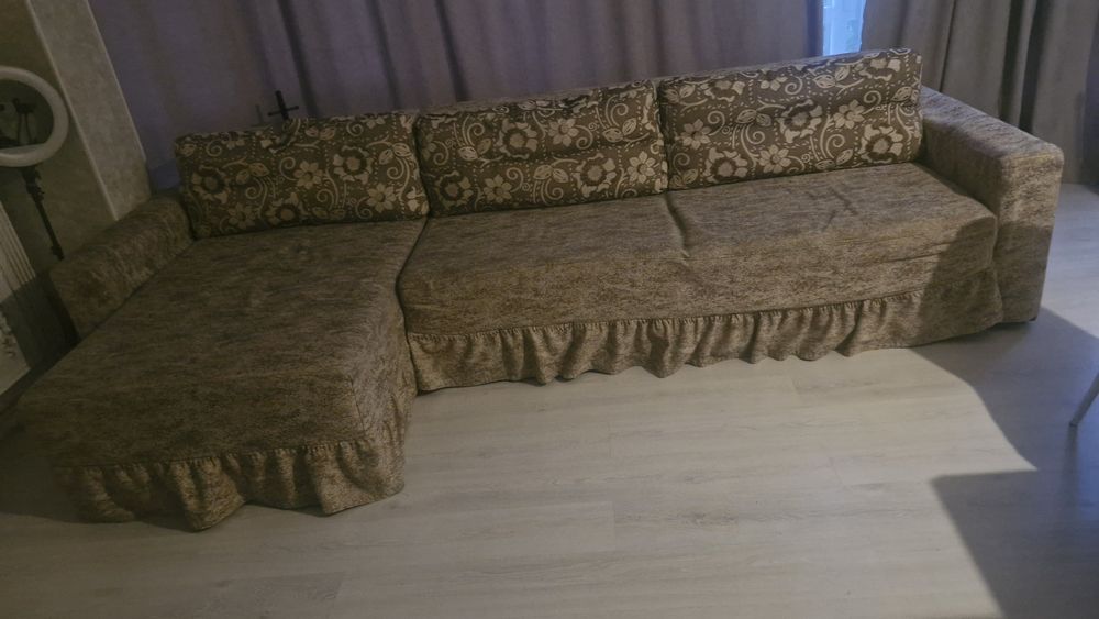 Срочно продаю Г образный диван!!!