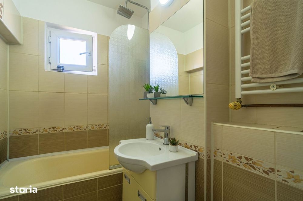 Apartament 5 camere Vlaicu – Renovat, 2 băi, centrală proprie