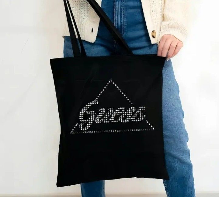 Geanta Guess/tip sacosa/material textil, potrivita cumpărături, saculet, etichetă