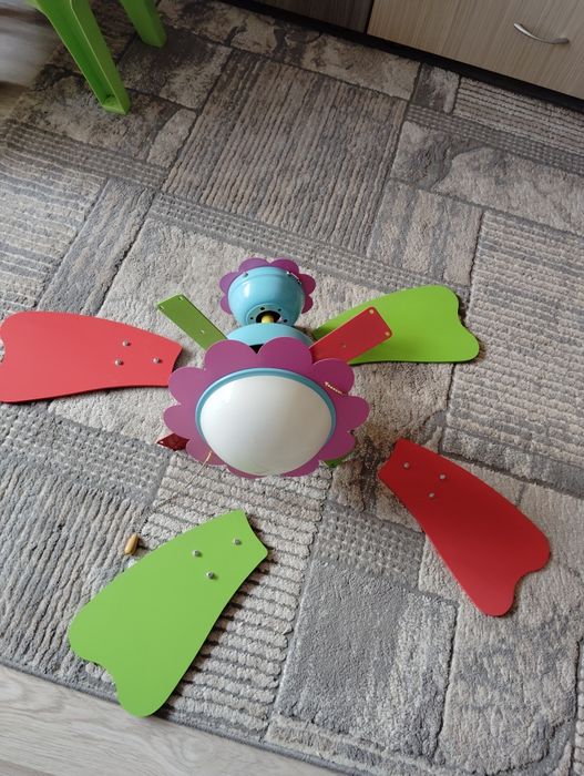 Candelabru  pentru camera copiilor.