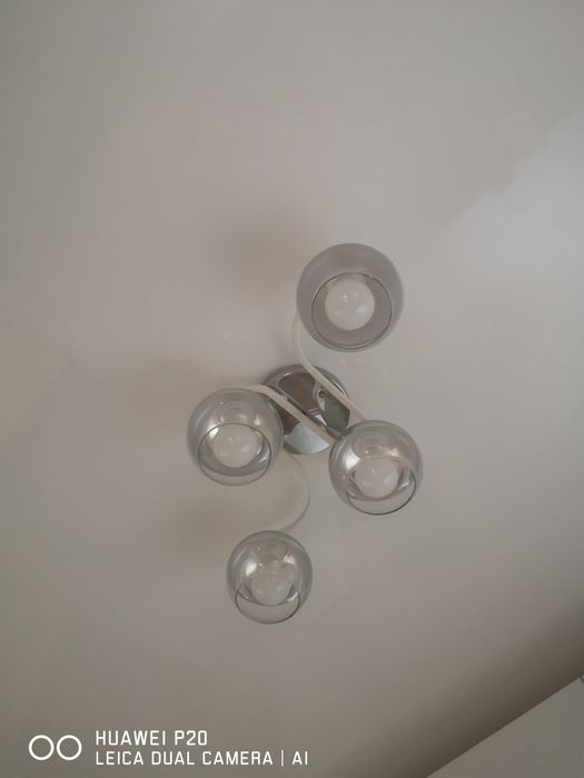 Срочно продам люстру