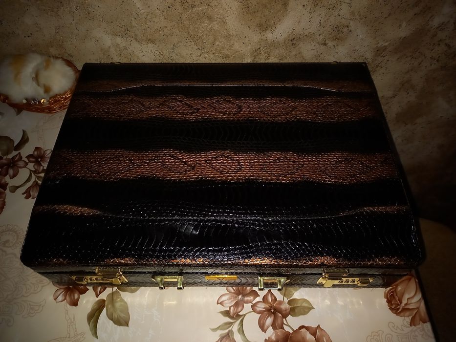 Limited V Edition луккозни прибори за хранене  72части