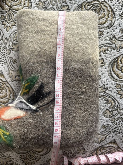 Продам валенки на девочку 5-6 лет.