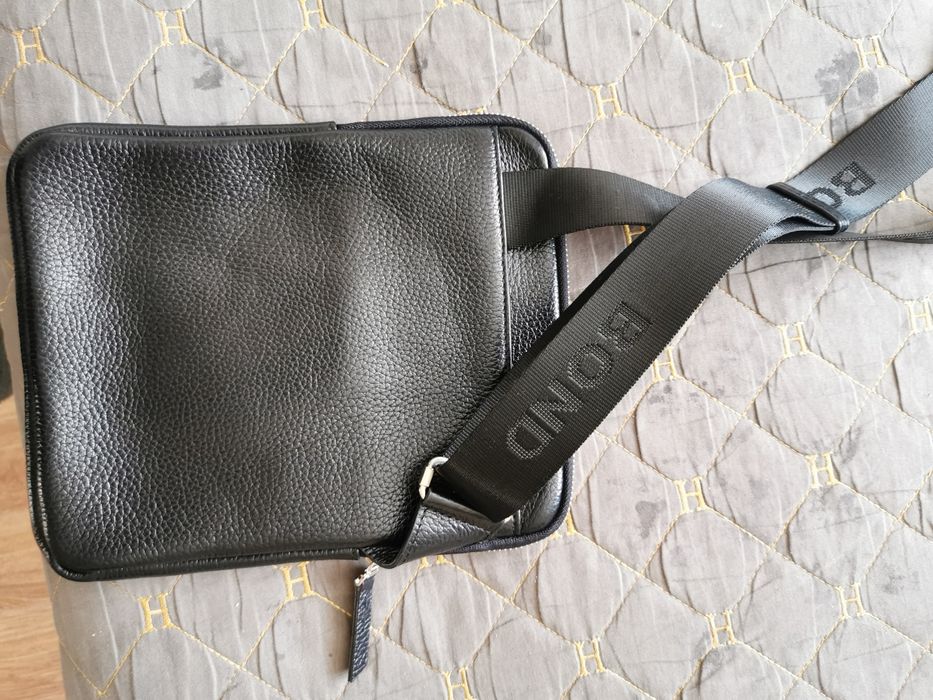 Барсетка Бонд...