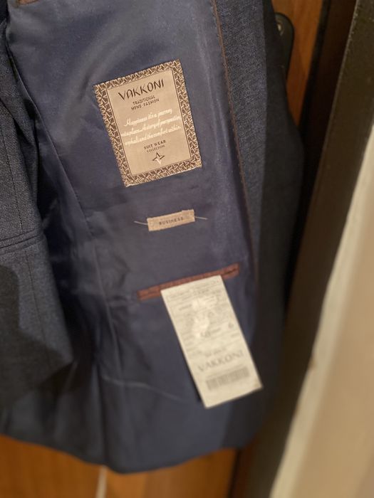 Продам костюм тройку, новая
