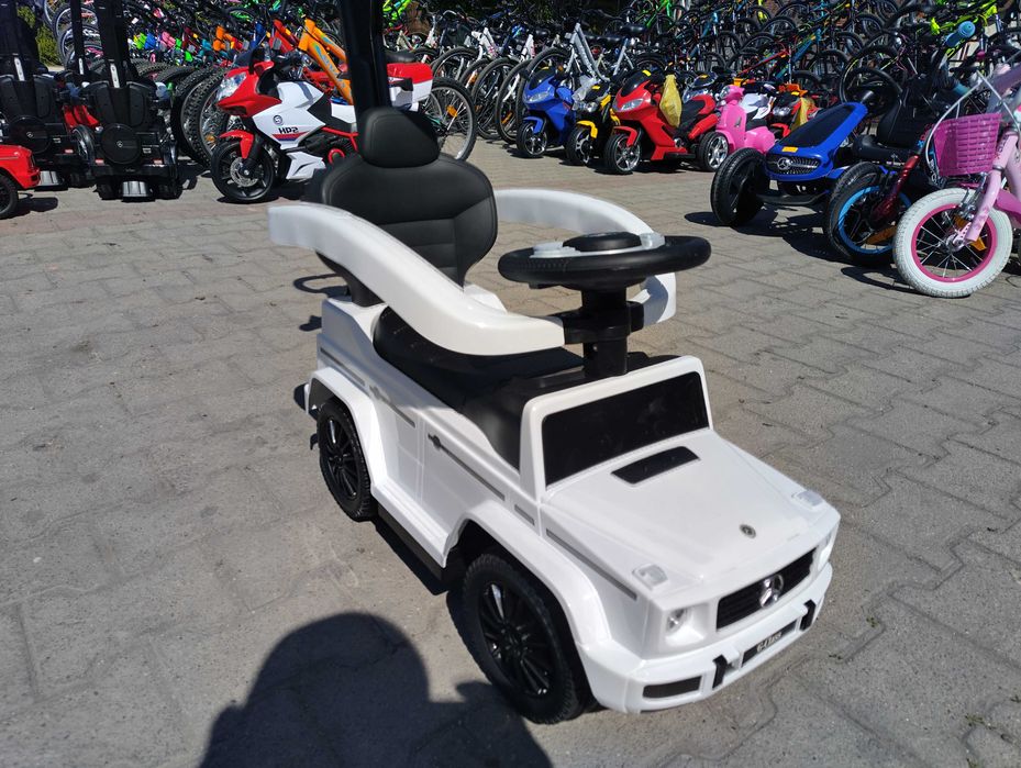 MERCEDES Кола за яздене с дръжка и сенник Mercedes-benz G350d бял