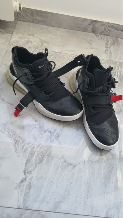Маратонки Nike AIR FORCE 270/ 45-номер