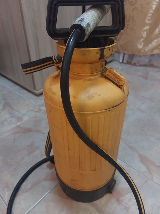 Pompa de stropit  manuala de 10L defecta