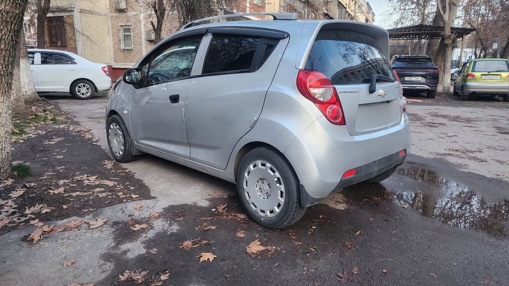 Продаю машину spark объёмом двигателя 1.25