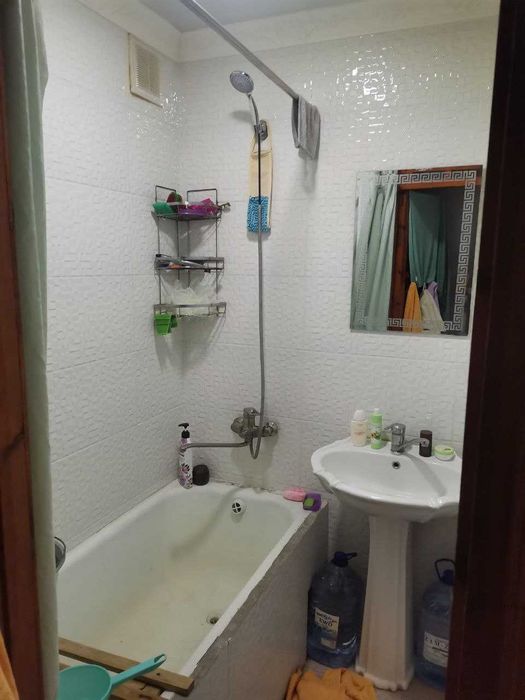 4х комнатная квартира на 1 этаже, со средним ремонтом, Супер