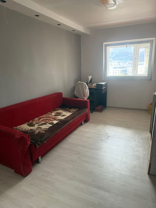 Vând apartament de două camere!