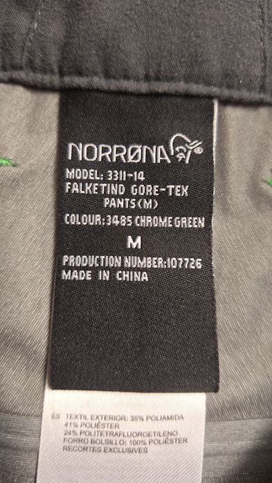 Vind pantaloni Norrona Falketind  Gore Tex, marimea M
