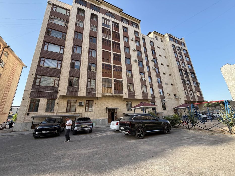 Продается 3 ком. Квартира площадью 100 кв.м по ул. Нарпайская