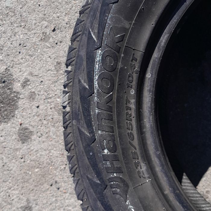 Шины (2 шт) HANKOOK 235/65/R17