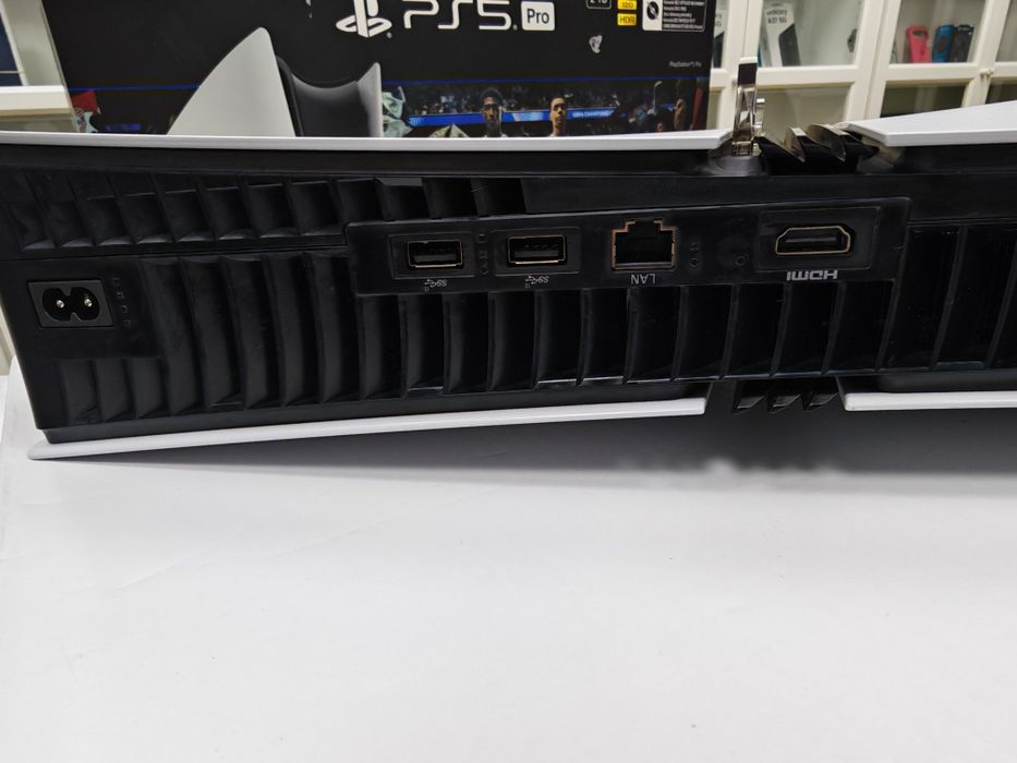 КАТО НОВ 2TB Playstation 5 Pro  Гаранция Ozone до 2027 г. White