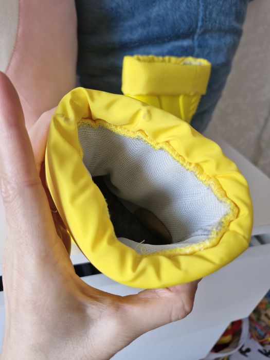 Продам детские резиновые сапоги