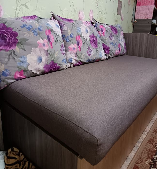 Продам детский диванчик