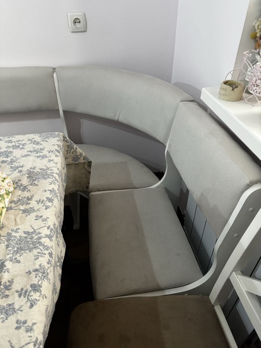 Прдаи кухонный уголок диван