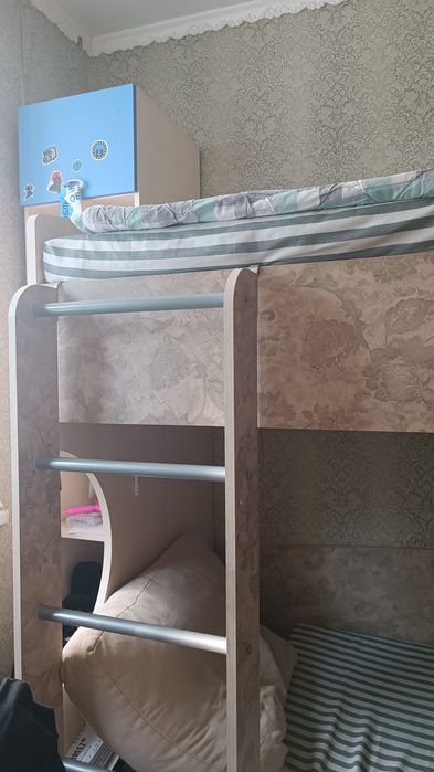 Продам кровать двухярусную