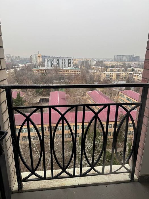 Srochne sotiladi Yunusobod 8 kv 2 xona