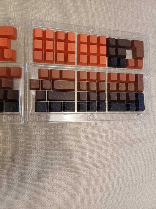 Продавам custom keycaps!