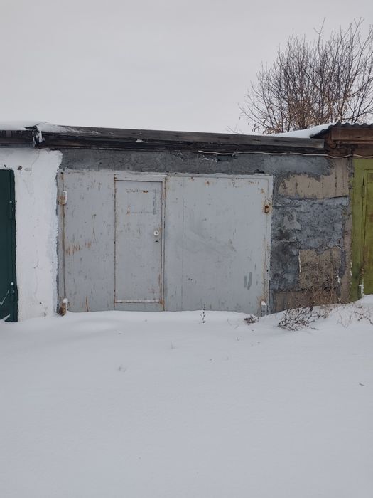 Продам гараж за 19 домом