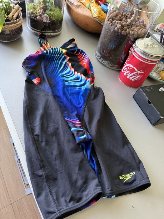 Speedo Endurance+ Max Kneeskin състезателен бански момиче 13-14г.