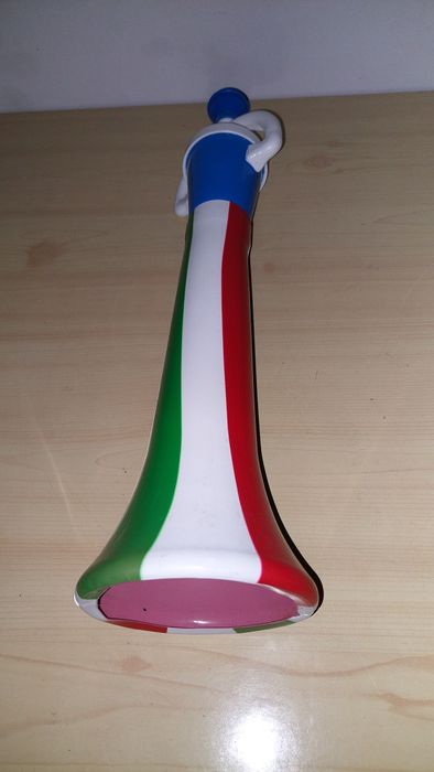 Парти свирка тромба вувузелите