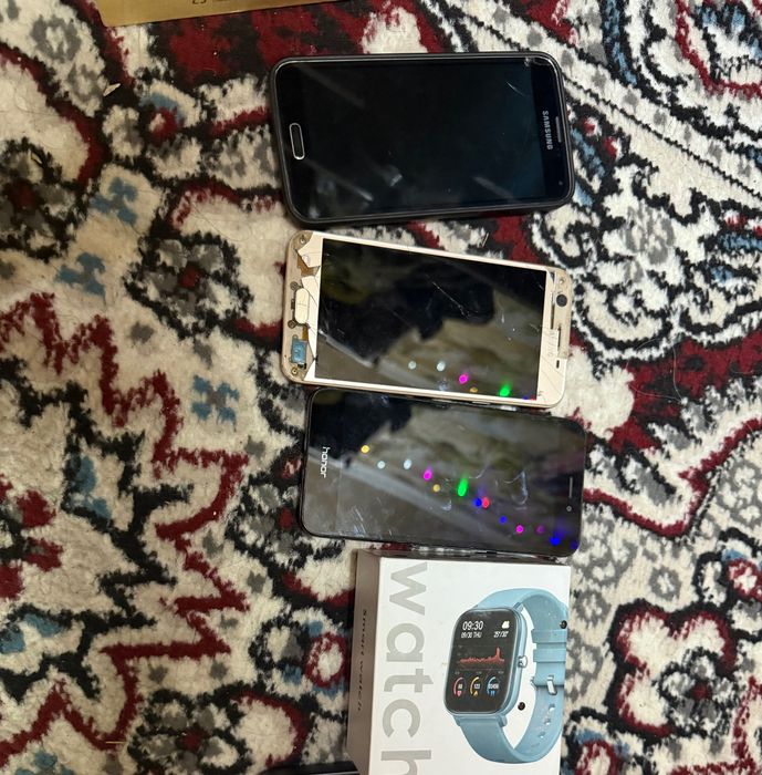 Продам срочно 3 телефона и смарт-часы оптом